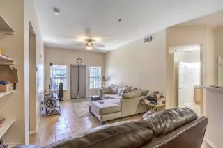 Photo #3: 2392759 Listing