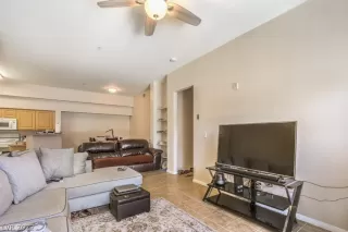 Photo #5: 2392759 Listing