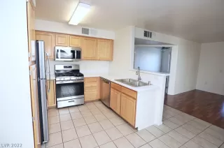 Photo #3: 2392776 Listing 