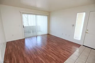 Photo #5: 2392776 Listing 