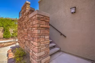 Photo #1: 2392815 Listing 