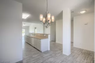 Photo #6: 2392815 Listing 