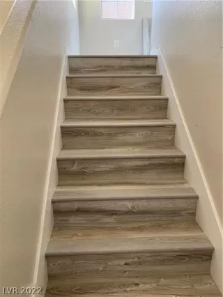 Photo #3: 2392818 Listing 
