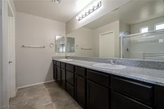 Photo #3: 2392823 Listing
