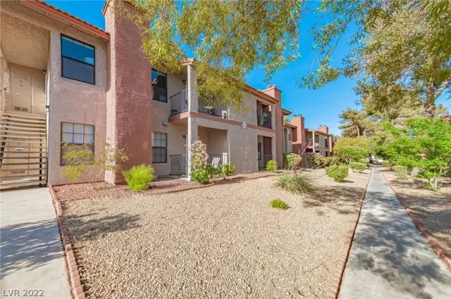 MLS: 2392862 Condo For Sale