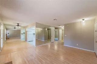 Photo #2: 2392862 Listing 