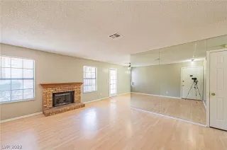 Photo #3: 2392862 Listing 