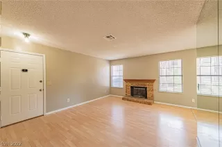 Photo #4: 2392862 Listing 