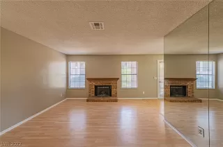 Photo #6: 2392862 Listing 