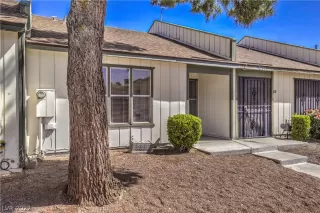 Photo #3: 2392867 Listing