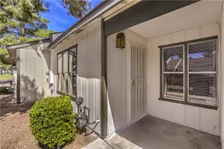 Photo #4: 2392867 Listing