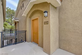 Photo #2: 2392873 Listing 