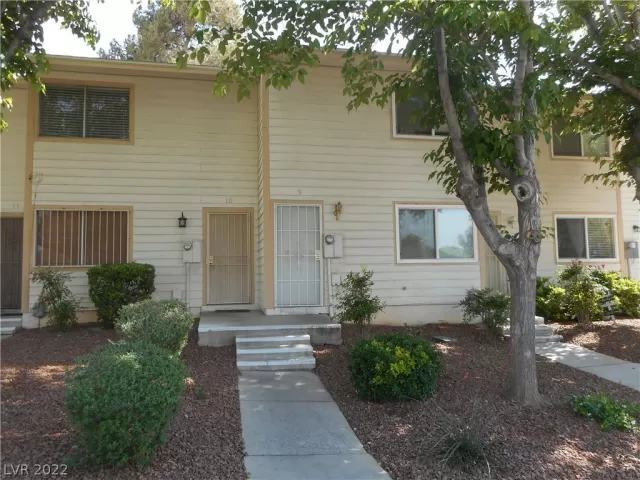 MLS: 2392878 Condo For Sale