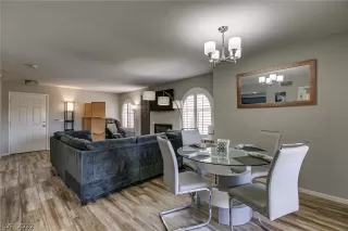 Photo #3: 2392891 Listing