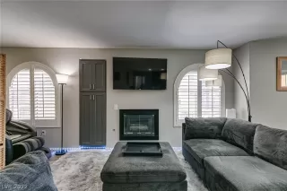 Photo #4: 2392891 Listing