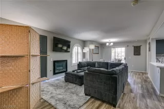 Photo #6: 2392891 Listing