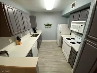 Photo #2: 2392901 Listing