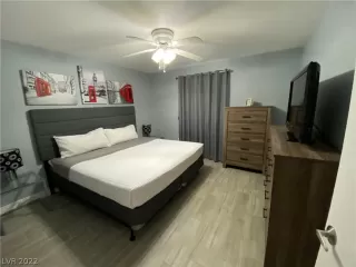 Photo #3: 2392901 Listing