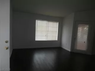 Photo #3: 2392955 Listing 