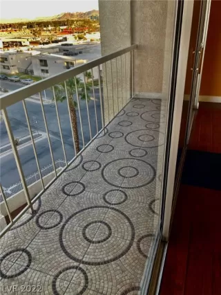 Photo #6: 2392956 Listing