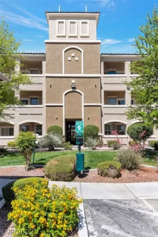 Photo #4: 2392971 Listing 