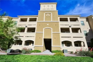 Photo #5: 2392971 Listing 