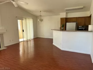 Photo #1: 2392975 Listing 