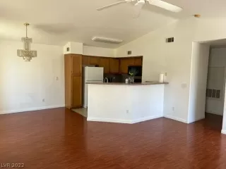 Photo #3: 2392975 Listing 