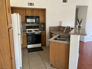 Photo #4: 2392975 Listing 