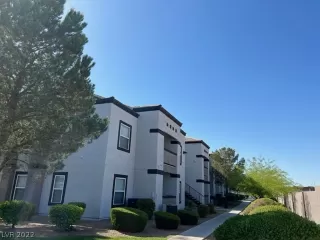 Photo #1: 2393020 Listing