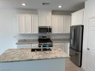 Photo #2: 2393030 Listing 