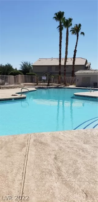 Photo #3: 2393060 Listing 