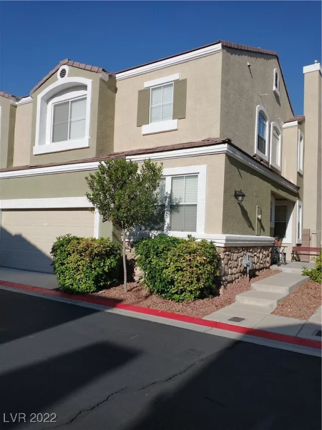 MLS: 2393077 Condo For Sale