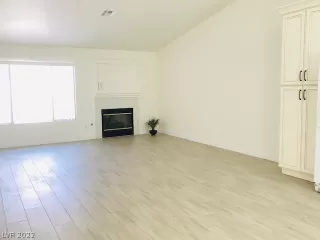 Photo #5: 2393080 Listing 