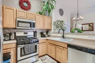 Photo #1: 2393091 Listing