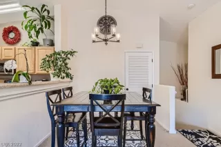 Photo #3: 2393091 Listing