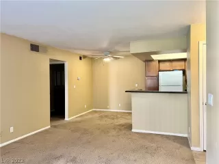 Photo #4: 2393099 Listing 