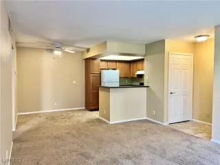 Photo #5: 2393099 Listing 