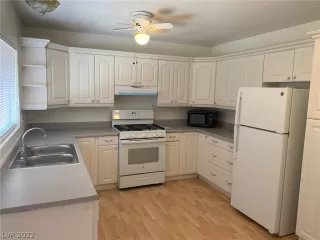 Photo #5: 2393101 Listing 