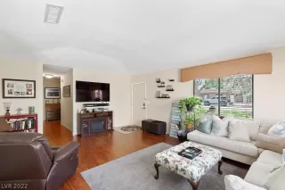 Photo #6: 2393103 Listing 