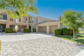 Photo #1: 2393104 Listing