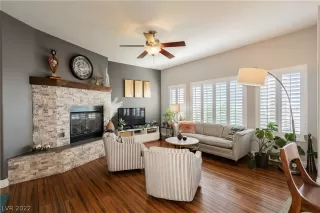 Photo #5: 2393104 Listing