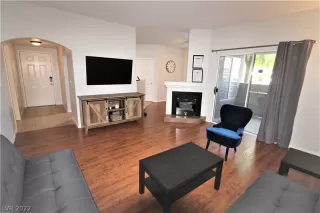 Photo #3: 2393115 Listing 