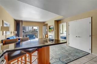 Photo #3: 2393121 Listing