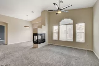 Photo #4: 2393134 Listing