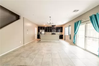 Photo #6: 2393142 Listing