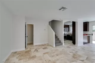 Photo #5: 2393168 Listing 