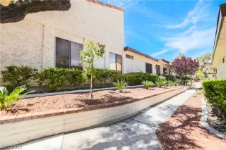 Photo #3: 2393178 Listing