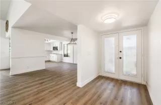 Photo #4: 2393178 Listing