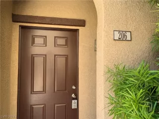 Photo #1: 2393181 Listing 